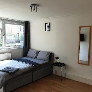 Apartment Stylish 4 Bedroom Flat, London